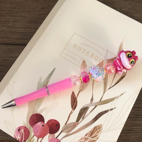 Disney doorables: Alice in Wonderland: Cheshire Cat handmade beaded pen - Picture 2 of 3